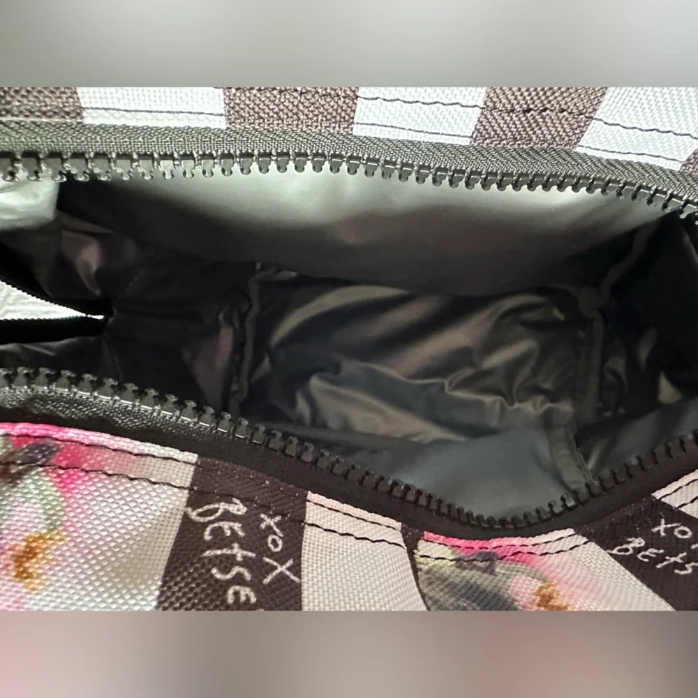 Betsey Johnson Insulated Lunch Tote- B&W Stripes with Pink Princess Bulldog NWOT - Picture 6 of 8